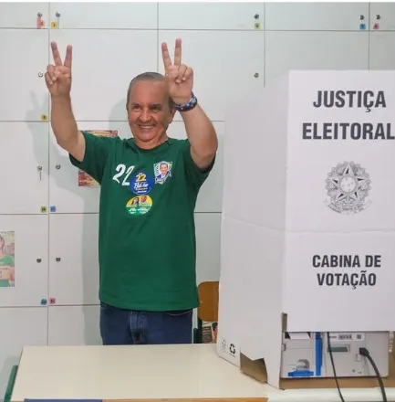 Jorginho Mello (PL) é reeleito governador de Santa Catarina no primeiro turno, com 68,31% dos votos válidos.