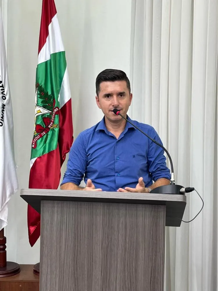 Gilberto Azevedo propõe estudo técnico para solucionar problemas com valas
